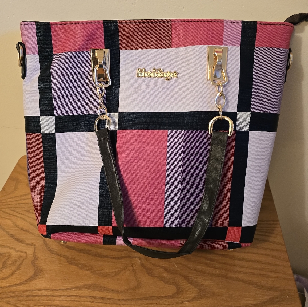 Brand new Beautiful pocketbook fill free to make a offer I can accept or deny